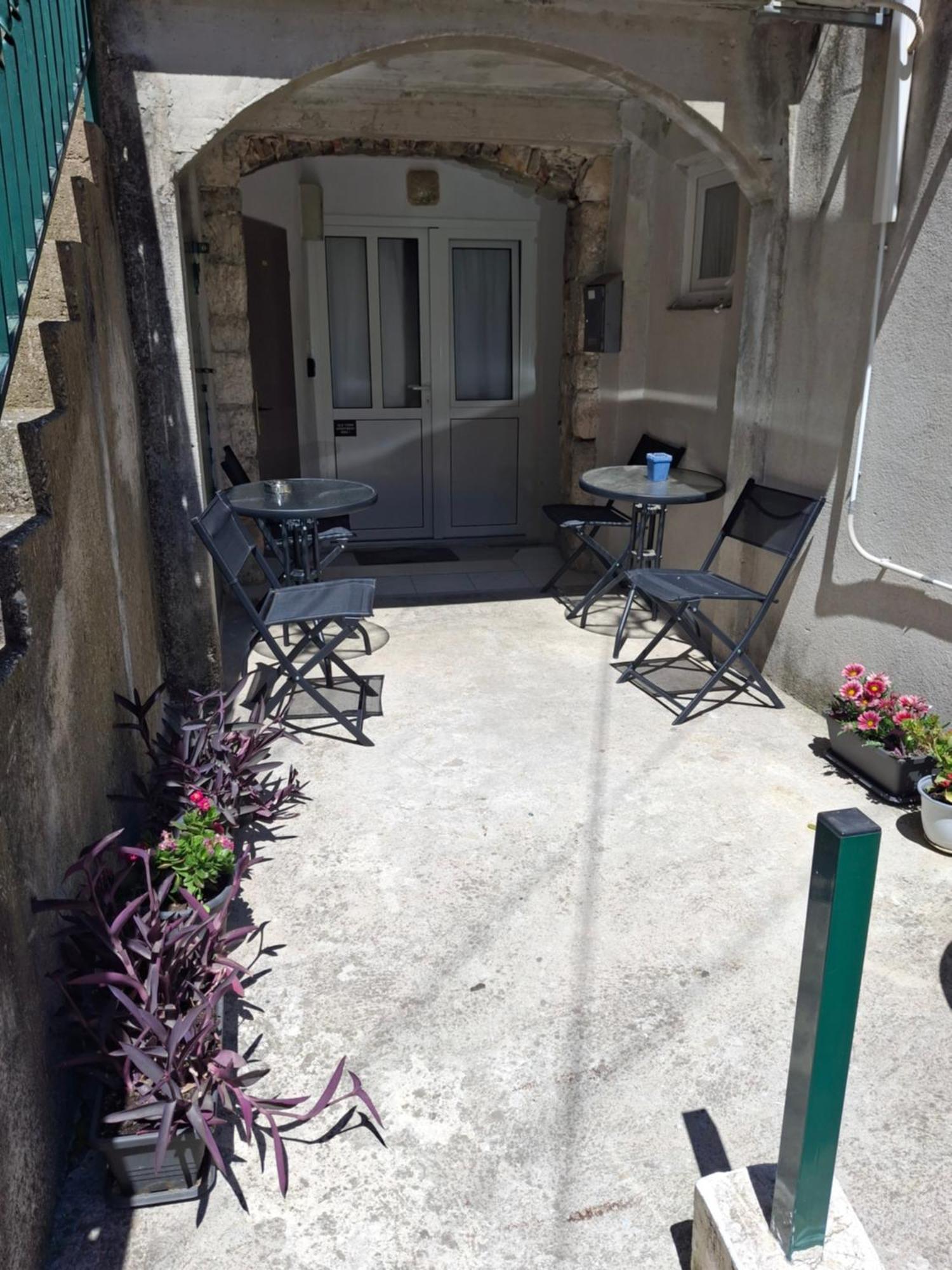 Old Town Apartment Nina 1 Сплит Екстериор снимка